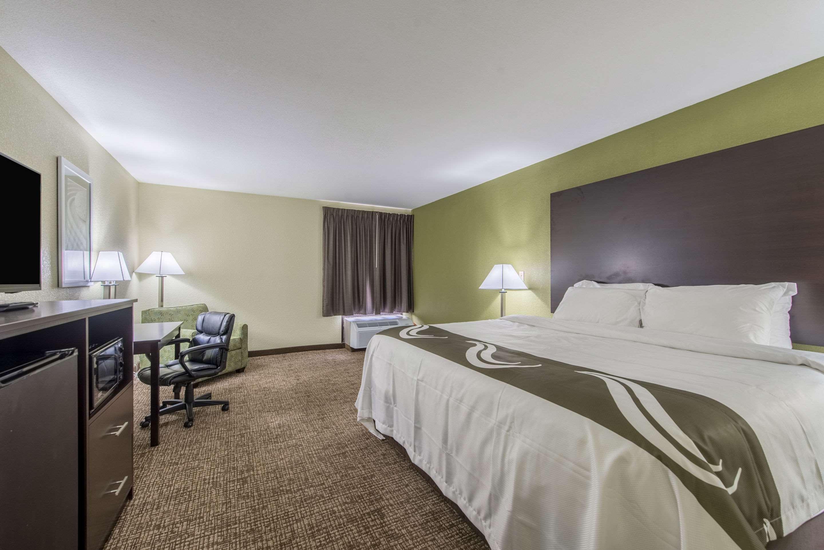Quality Inn & Suites University Area Muncie Exterior photo