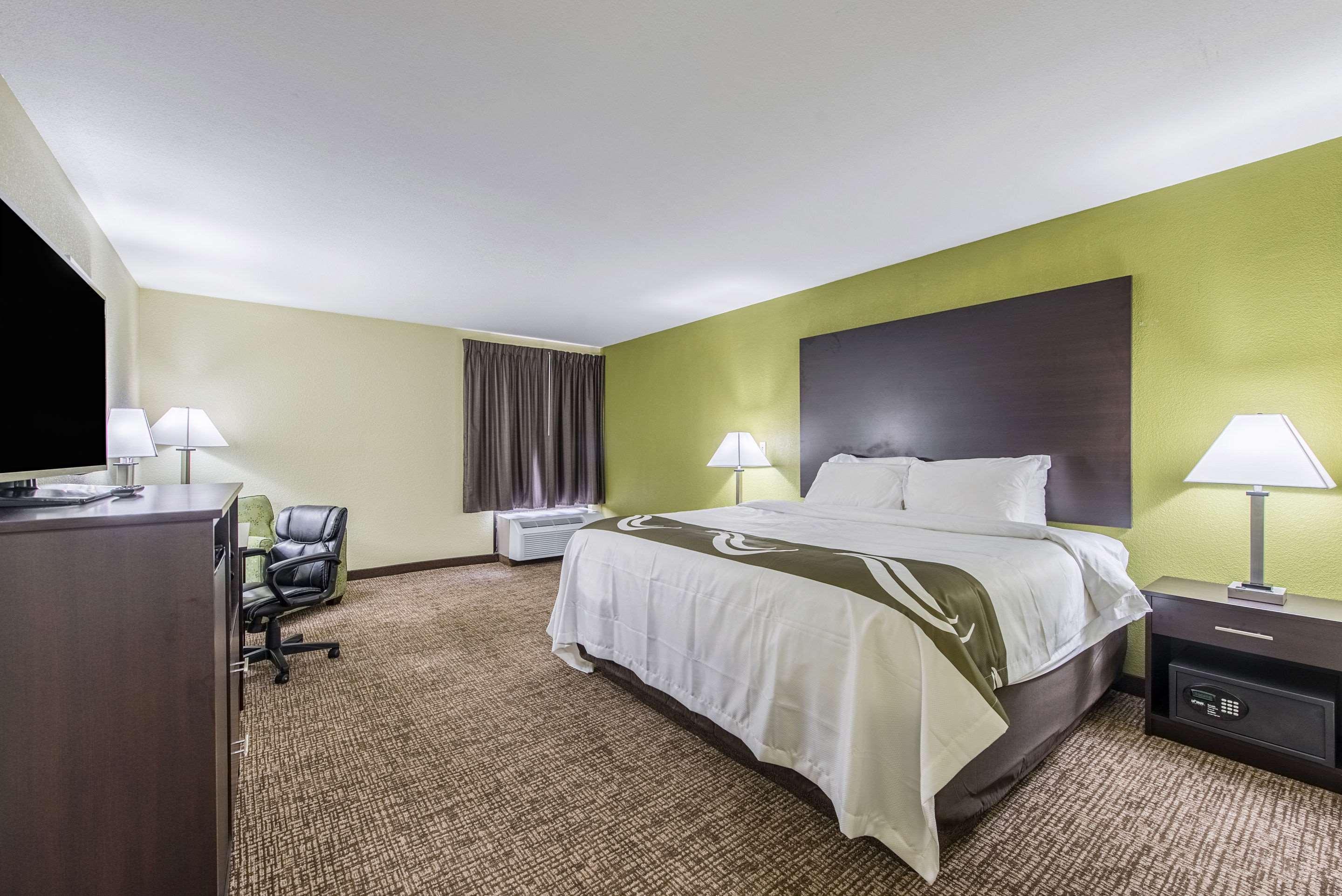 Quality Inn & Suites University Area Muncie Exterior photo
